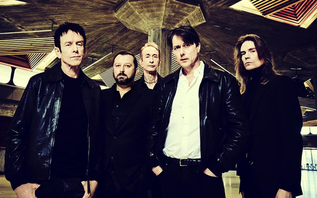 %100 Muzik Sunar: Suede