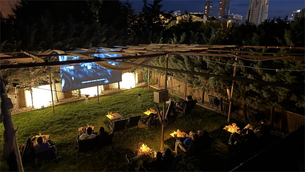 Açık Hava Sinema Etkinliği ( Before Sunset )