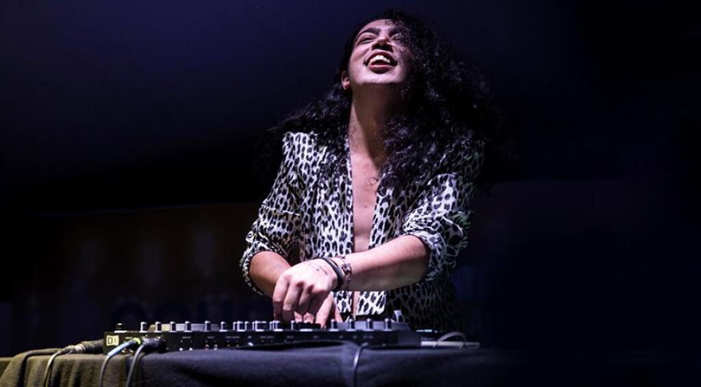 Ali Taş ile 90'lar 2000'ler Pop