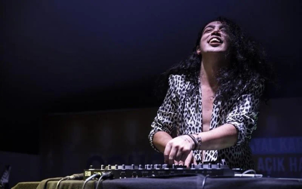 Ali Taş ile 90'lar 2000'ler Türkçe Pop