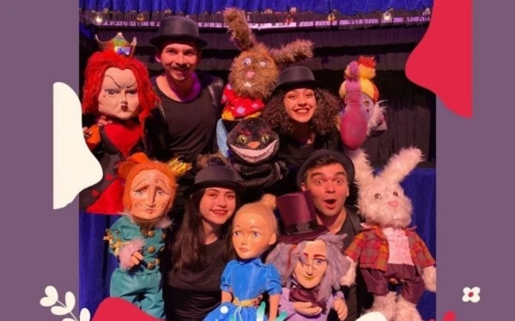 Alice Harikalar Diyarında Tiyatro