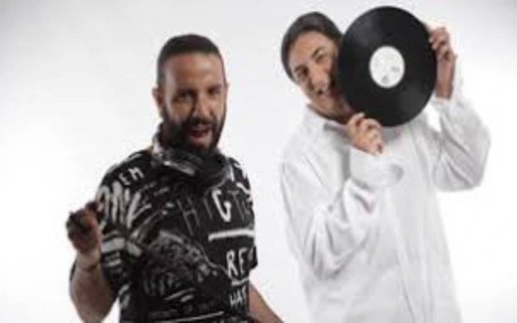 Çelik ve DJ Hakan Küfündür ile 90'lar 2000'ler Türkçe Pop Parti