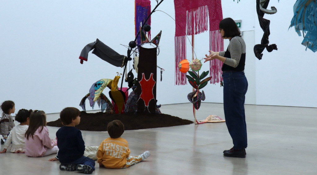 Çocuk Atölyesi: Sanatın Peşinde: İz ve Doku 6-11 Yaş