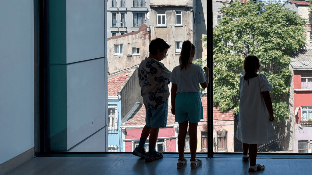 Çocuk Atölyesi: Sanatın Peşinde: İz ve Doku (6-11 Yaş)