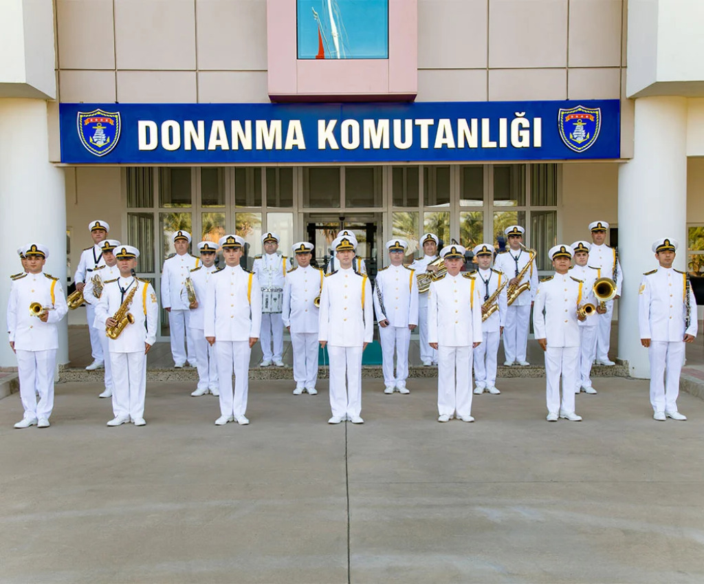 Donanma Komutan Yardımcılığı Bandosu