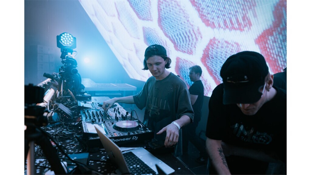 DREAMSPACE: DVRST & Øneheart