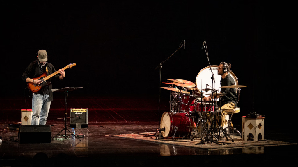 Ehsan Sadighi ve Roozbeh Fadavi – Elektronik Gitar ve Davul