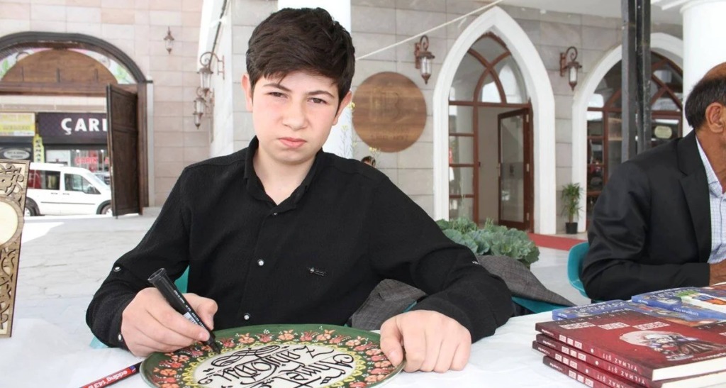 En Genç Kaligraf Yusufcan Kaligrafi Gösterisi