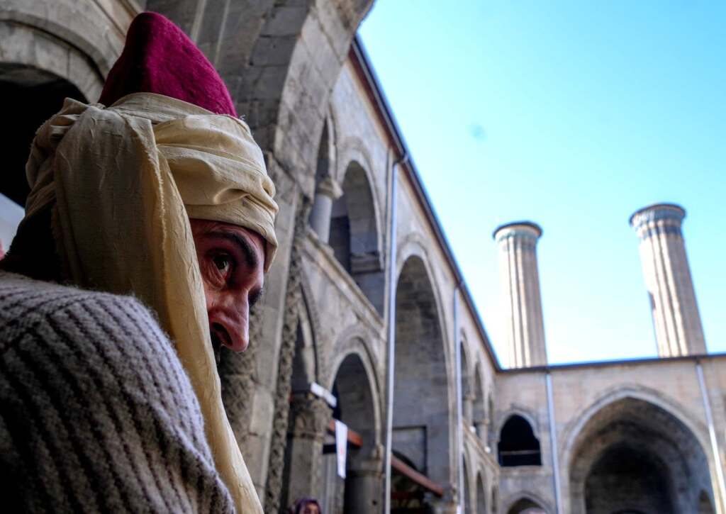 ''Gel Gör Beni Aşk Neyledi'' Yunus Emre Erzurum'da