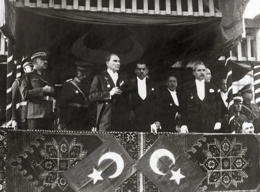 Geleneksel 103. Yıla Özel 103 Eser Cumhuriyet Sergisi