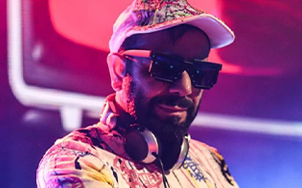 Hakan Küfündür ile 90'lar & 2000'ler Türkçe Pop White Party