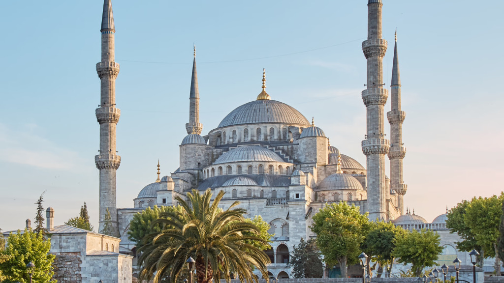 İstanbul Klasikleri Yarım Günlük Şehir Turu: Tarihi Yarımada Keşfi - Mayıs Ayı