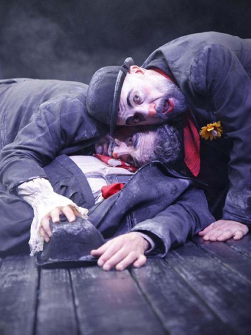 KÜÇÜK BİR İŞ İÇİN YAŞLI BİR PALYAÇO ARANIYOR