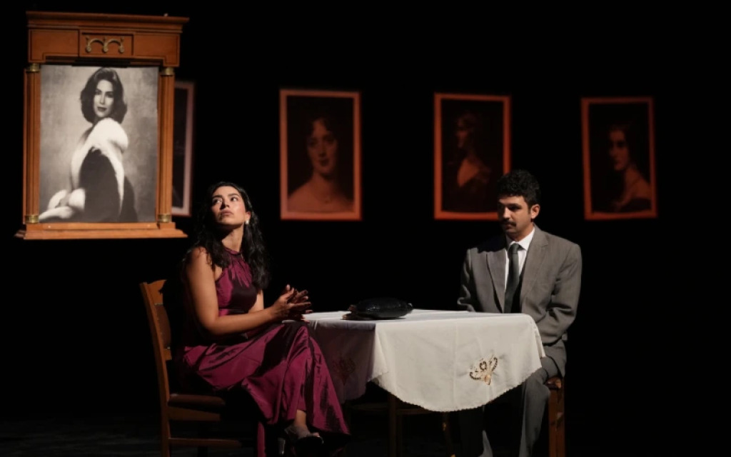 Kürk Mantolu Madonna Tiyatro