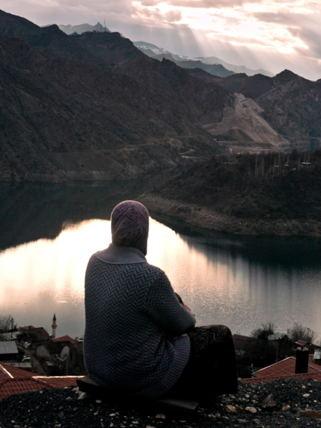 Kuru Taşın Başı / On The Dry Rock