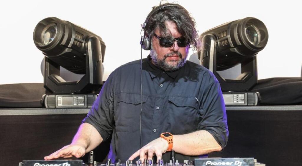 MIXTAPE MADNESS 80s & 90s Dj Set By Berke Yavuz