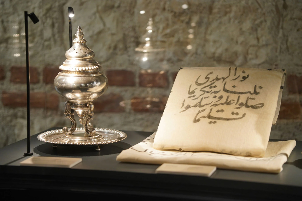 Osmanlı'nn Mukaddes Emanetleri