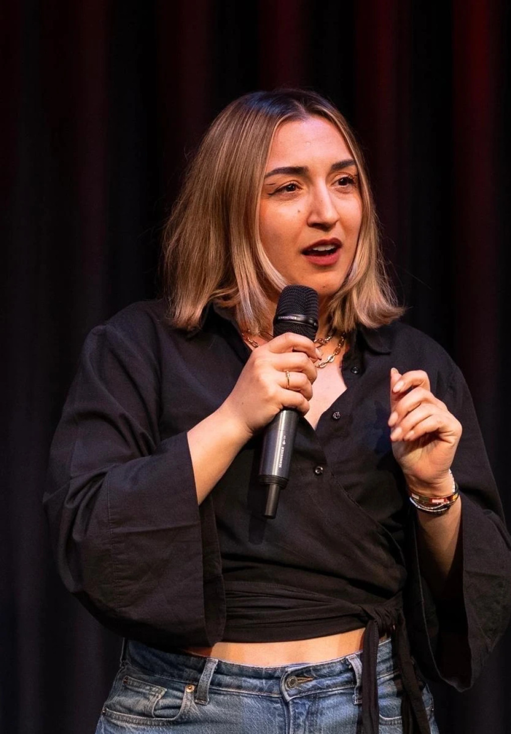 Özge Özel- Tek Kişilik Stand Up