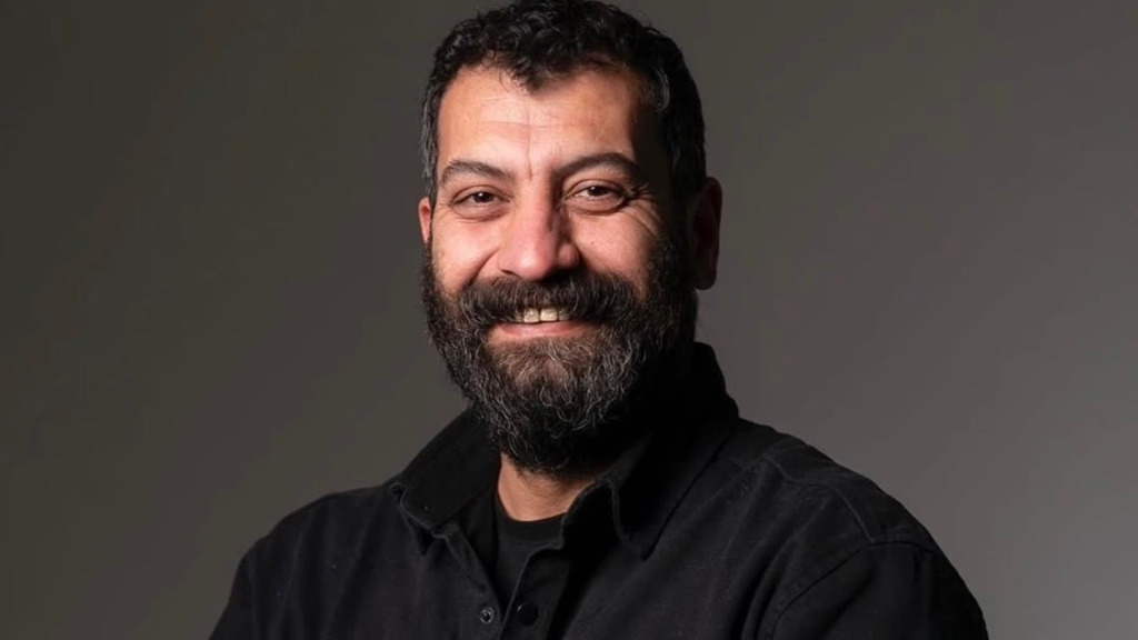 Özgür Tüzer - Özgürce Şarkılar
