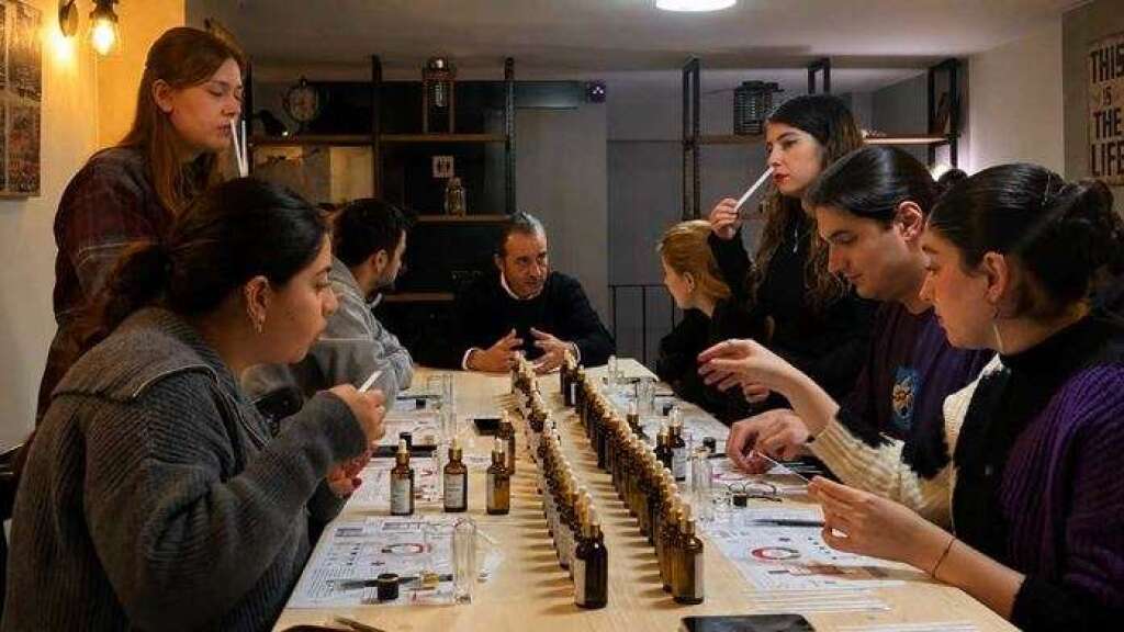 Parfüm Workshop İstanbul: Kişiye Özel Koku Tasarım Atölyesi Moj Dreams Parfüm I Kadıköy