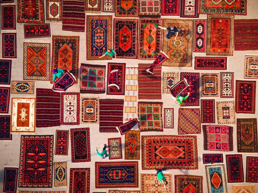 Pazırık'tan Yağcıbedir'e El Dokuma Halı ve Kilim Sergisi