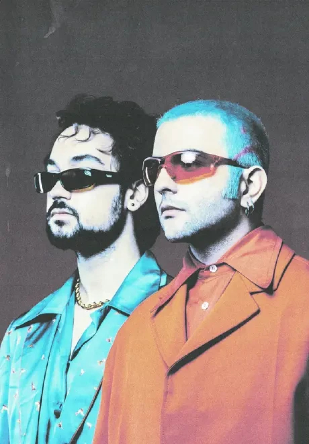 Perdenin Ardındakiler